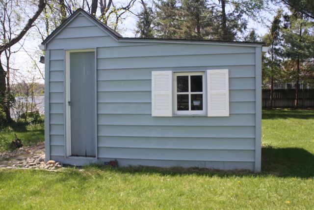 22951 Riverside Drive, Mendon, MI 49072