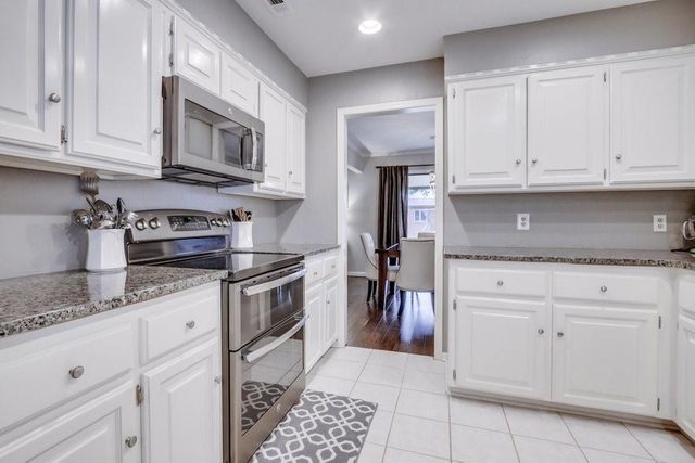 1332 Chimney Hill Road, Yukon, OK 73099