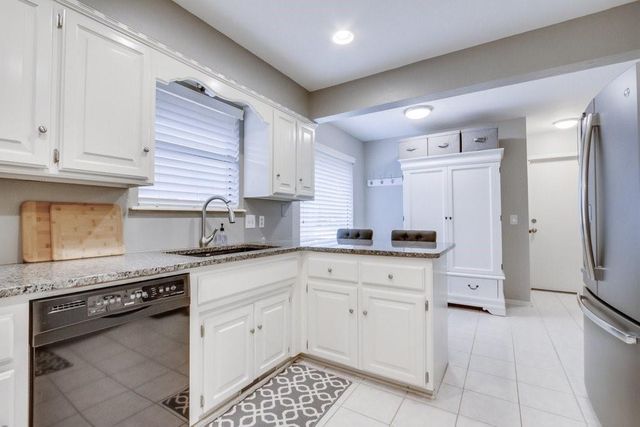 1332 Chimney Hill Road, Yukon, OK 73099