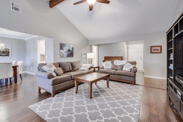 1332 Chimney Hill Road, Yukon, OK 73099