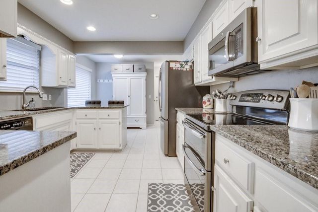 1332 Chimney Hill Road, Yukon, OK 73099