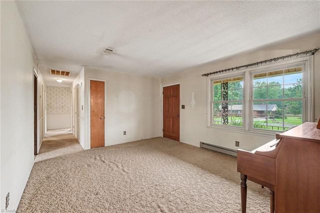 136 Beckford Drive, Lexington, NC 27295