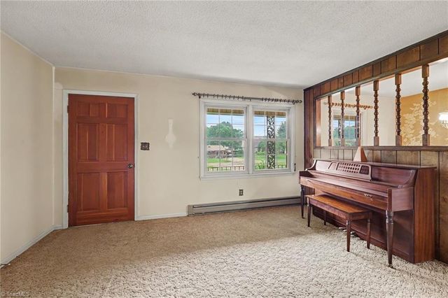 136 Beckford Drive, Lexington, NC 27295