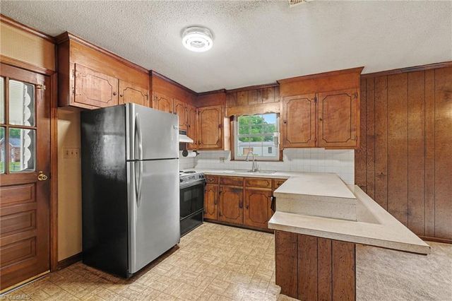 136 Beckford Drive, Lexington, NC 27295