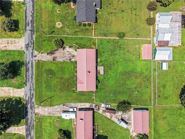 136 Beckford Drive, Lexington, NC 27295