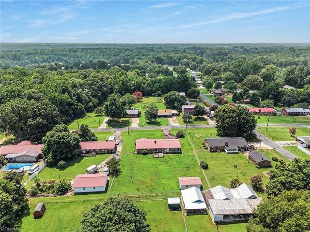 136 Beckford Drive, Lexington, NC 27295