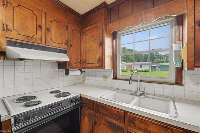 136 Beckford Drive, Lexington, NC 27295