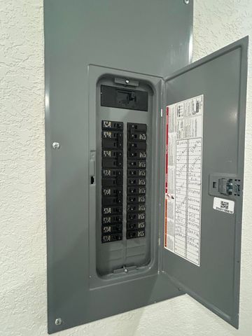 1531 W Avenue H W, Riviera Beach, FL 33404