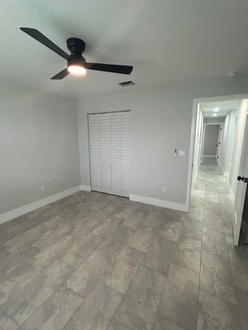 1531 W Avenue H W, Riviera Beach, FL 33404