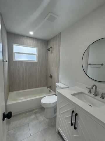 1531 W Avenue H W, Riviera Beach, FL 33404