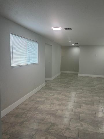 1531 W Avenue H W, Riviera Beach, FL 33404