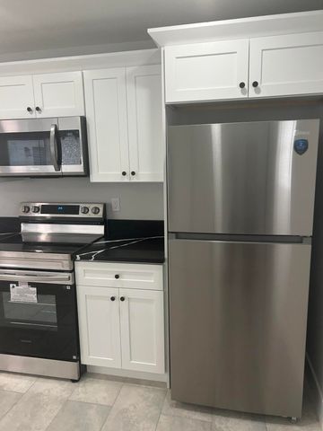 1531 W Avenue H W, Riviera Beach, FL 33404