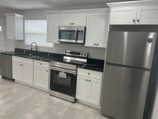 1531 W Avenue H W, Riviera Beach, FL 33404