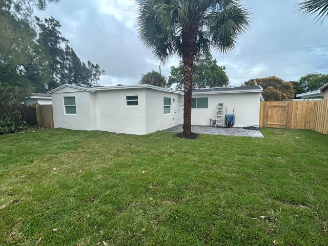 1531 W Avenue H W, Riviera Beach, FL 33404