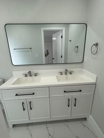 1531 W Avenue H W, Riviera Beach, FL 33404