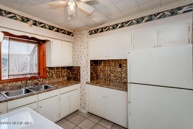 129 Harrison Avenue, Swanton, OH 43558