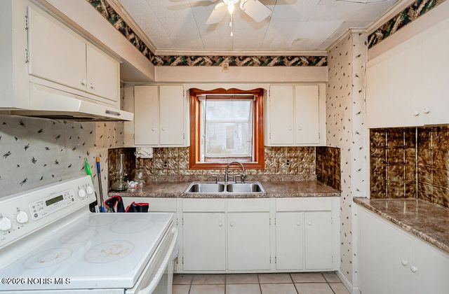 129 Harrison Avenue, Swanton, OH 43558