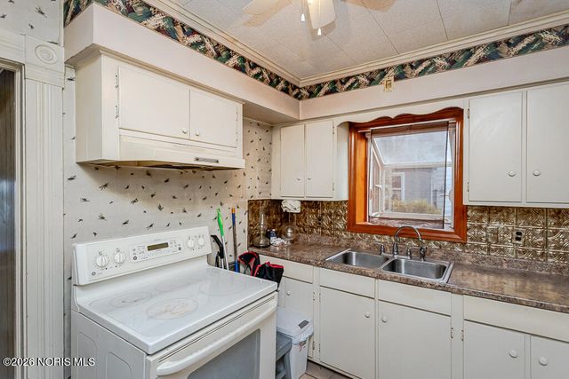 129 Harrison Avenue, Swanton, OH 43558