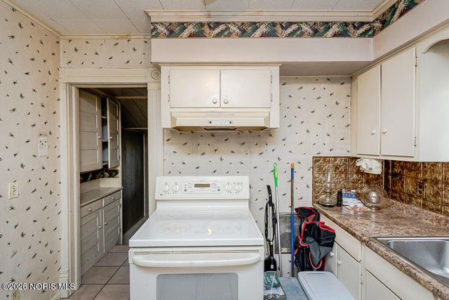 129 Harrison Avenue, Swanton, OH 43558