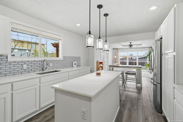 351 Rexford Dr, San Antonio, TX 78216