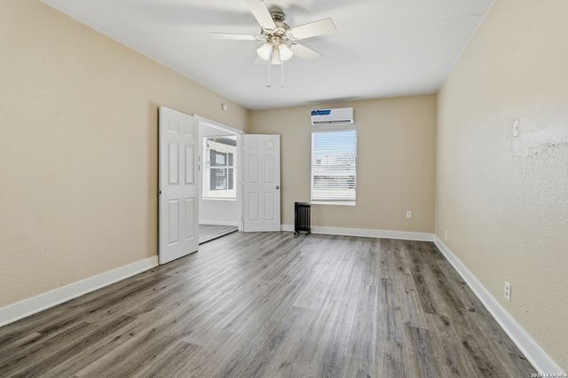 351 Rexford Dr, San Antonio, TX 78216