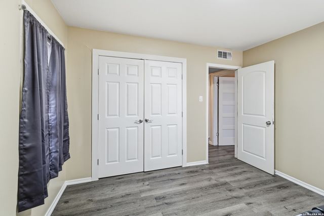 351 Rexford Dr, San Antonio, TX 78216