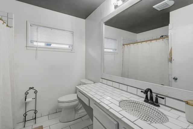 351 Rexford Dr, San Antonio, TX 78216