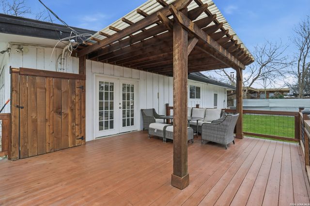 351 Rexford Dr, San Antonio, TX 78216