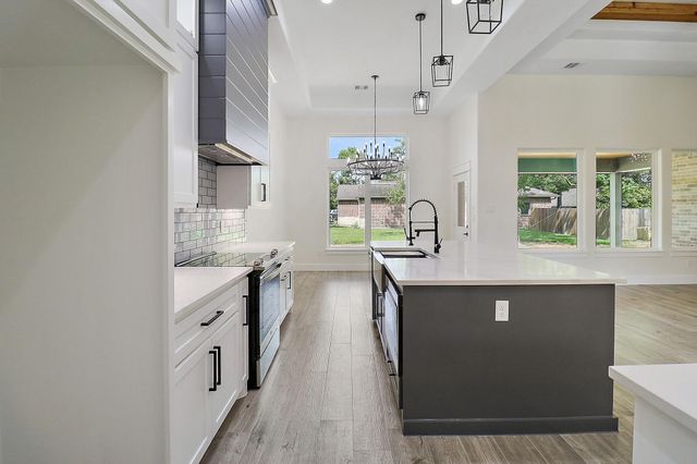 2035 White Feather Trail, Crosby, TX 77532