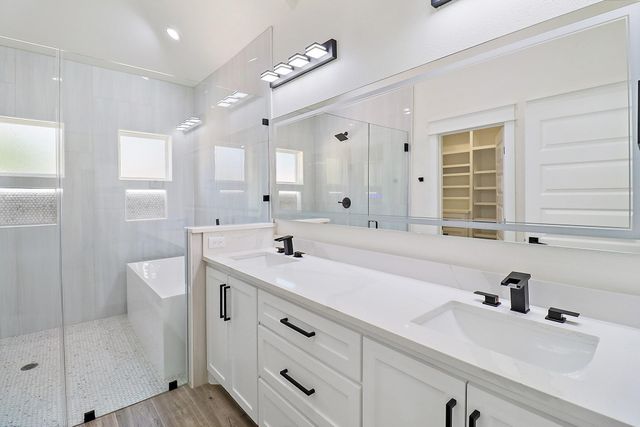 2035 White Feather Trail, Crosby, TX 77532