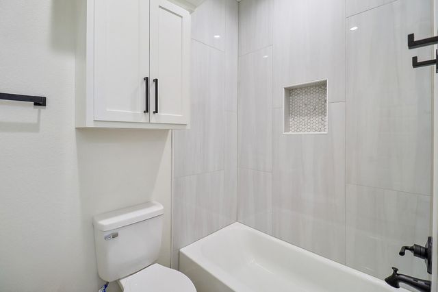 2035 White Feather Trail, Crosby, TX 77532