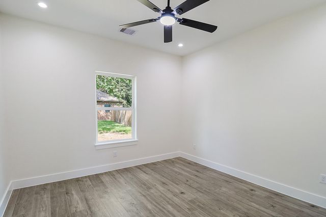 2035 White Feather Trail, Crosby, TX 77532