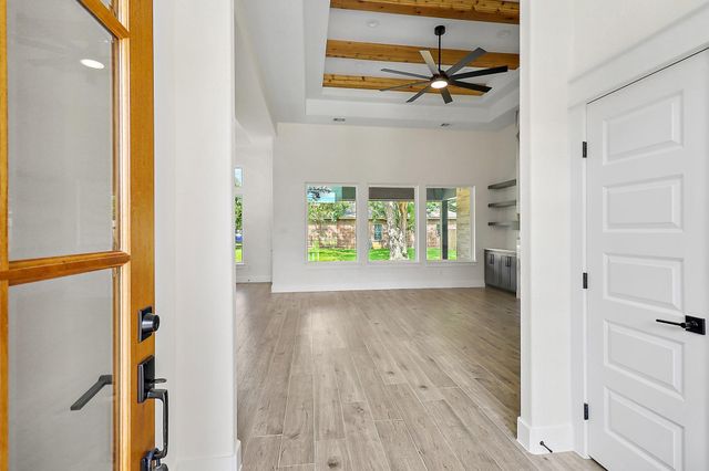 2035 White Feather Trail, Crosby, TX 77532