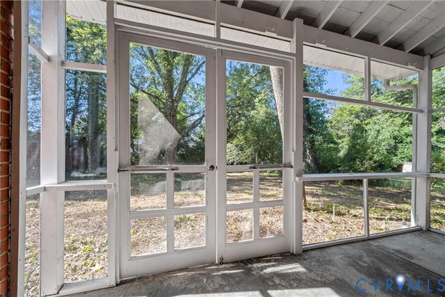 8957 Three Chopt Rd, Henrico, VA 23229