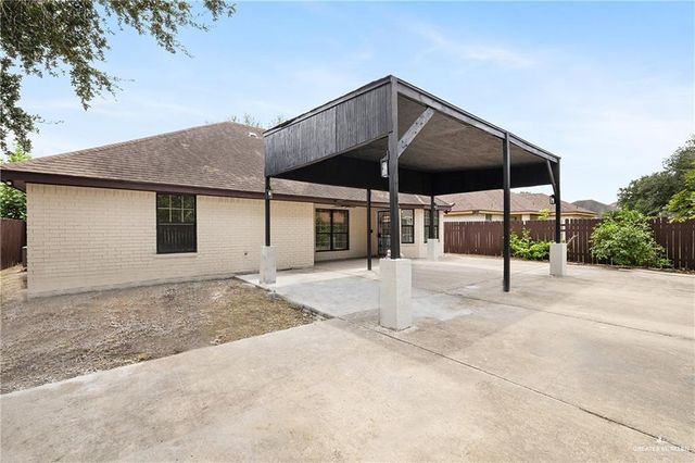 802 Goldfinch Avenue, Pharr, TX 78577