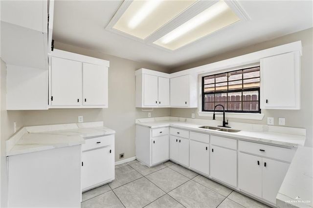 802 Goldfinch Avenue, Pharr, TX 78577