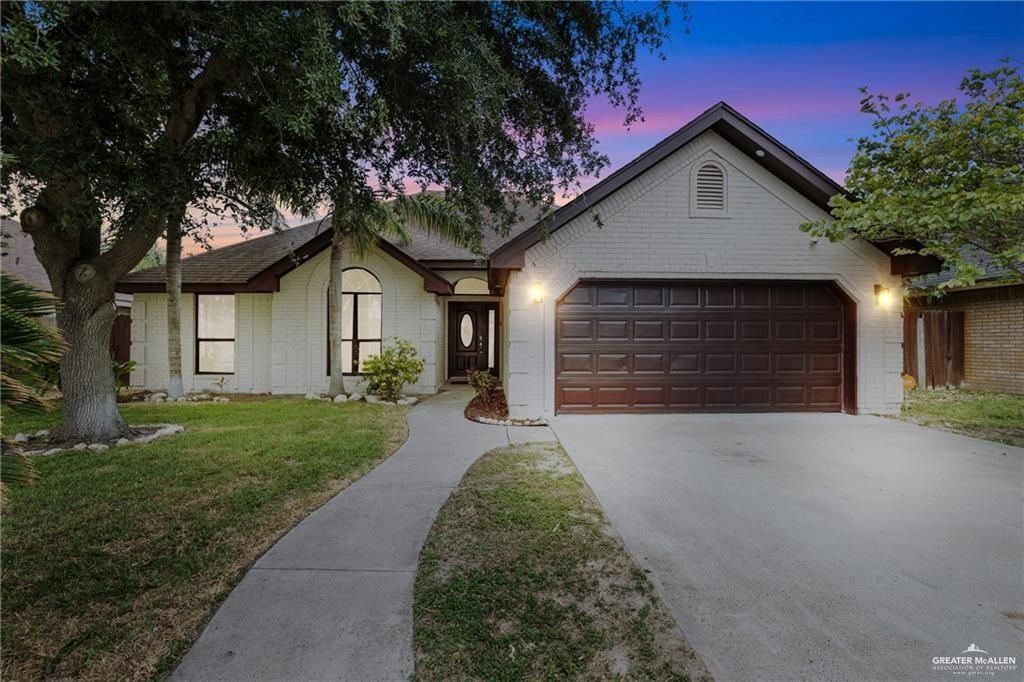 802 Goldfinch Avenue, Pharr, TX 78577