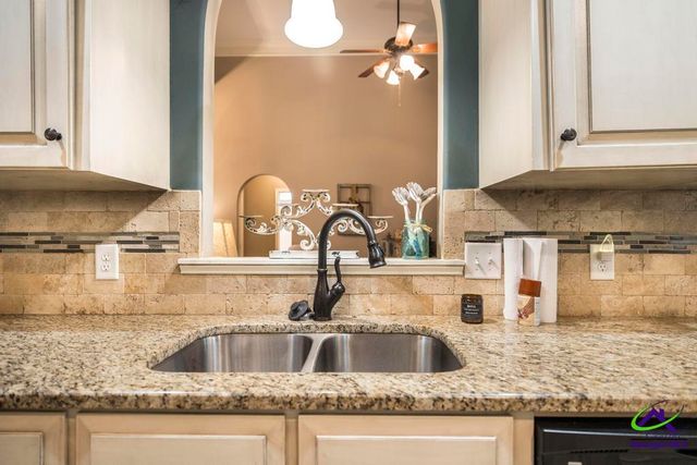 312 Bridgehampton Way, Perry, GA 31069