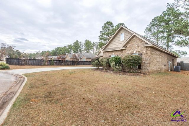 312 Bridgehampton Way, Perry, GA 31069