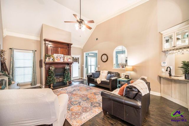 312 Bridgehampton Way, Perry, GA 31069