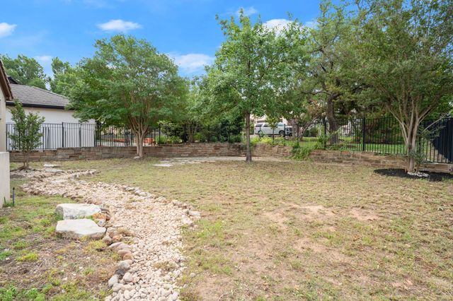 519 Golden Bear DR, Austin, TX 78738