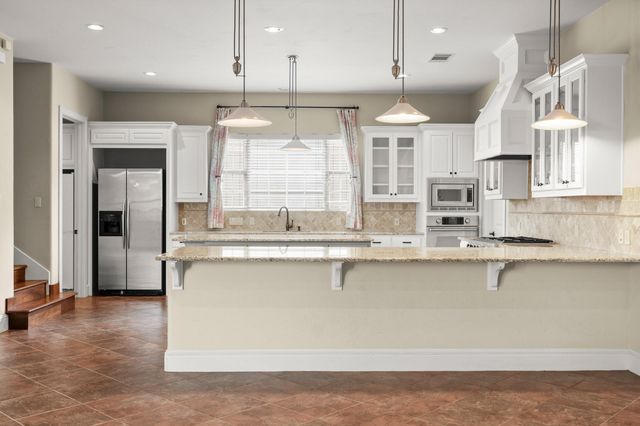 519 Golden Bear DR, Austin, TX 78738