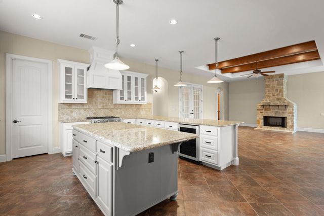 519 Golden Bear DR, Austin, TX 78738