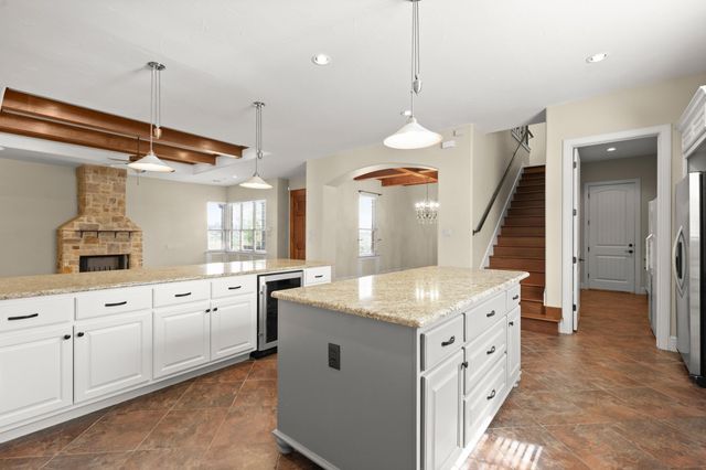 519 Golden Bear DR, Austin, TX 78738