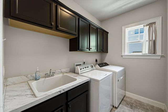 101 Roseberry Way, Holly Springs, NC 27540