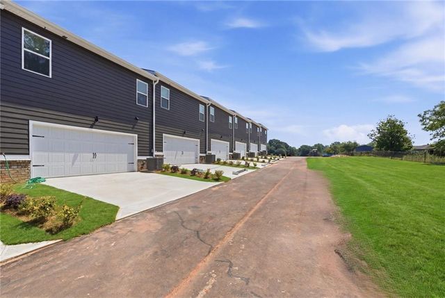 3637 PARKWAY JAMES Drive, Snellville, GA 30039