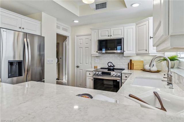 1001 Arbor Lake DR 101, Naples, FL 34110