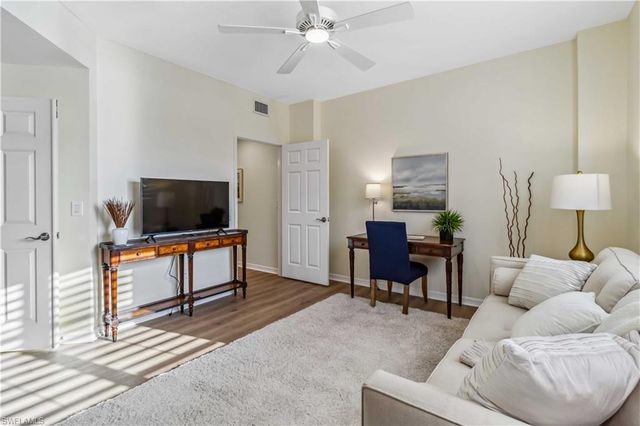 1001 Arbor Lake DR 101, Naples, FL 34110