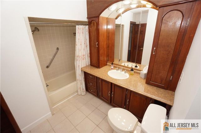 34 Rutgers Avenue, Colonia, NJ 07067