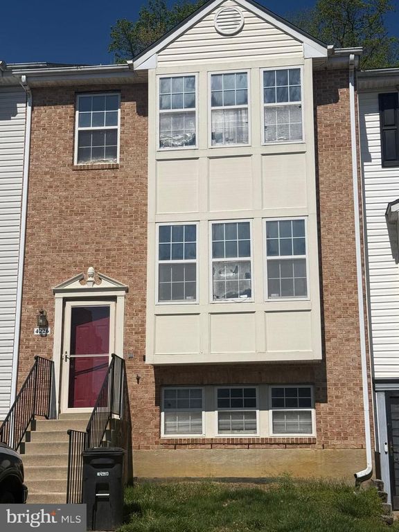 Image 1 of property listing at 4226 APPLE ORCHARD LN #4, Suitland, MD 20746